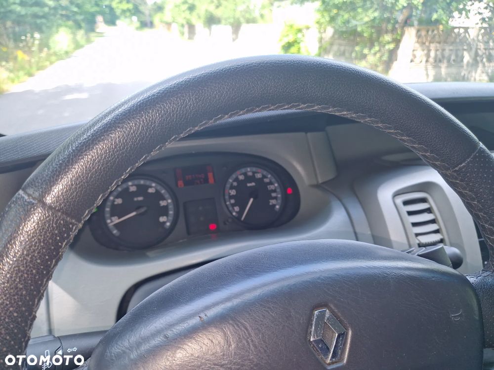 Renault Trafic - 15