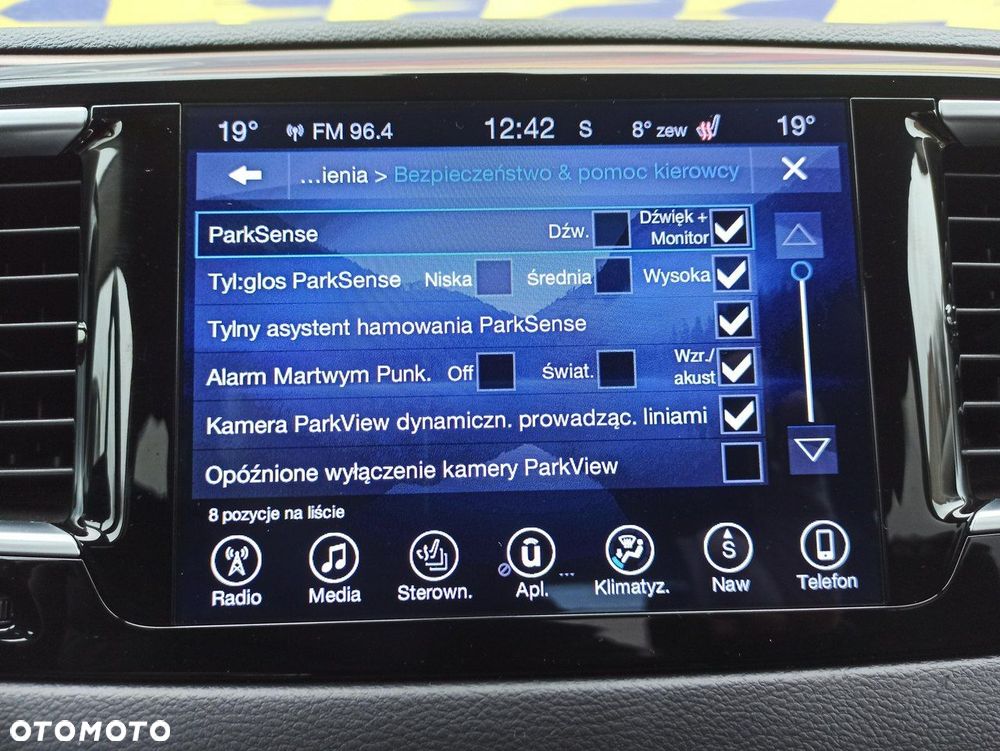 Chrysler Pacifica - 28