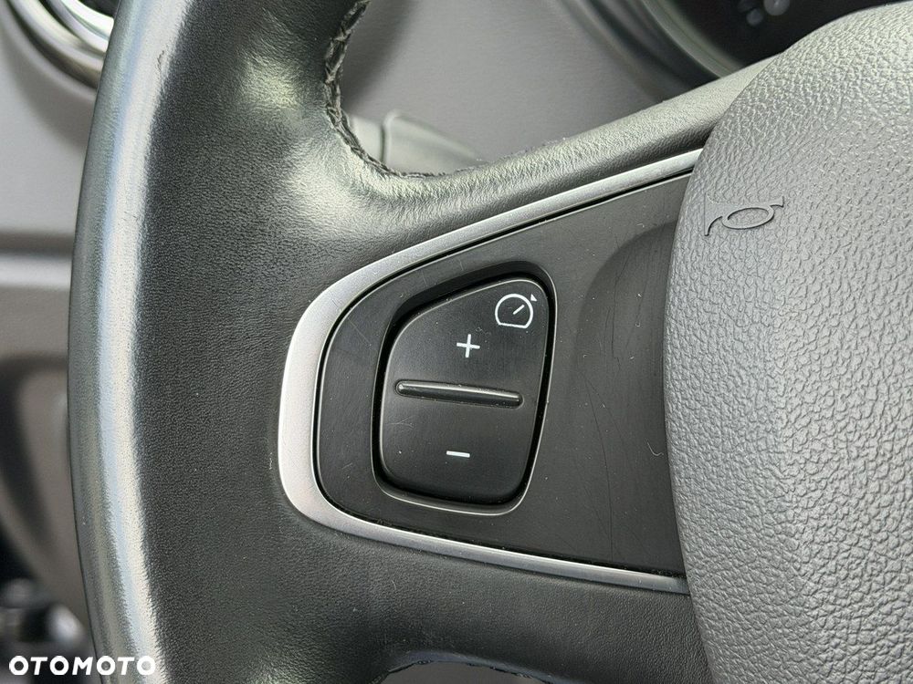 Renault Captur - 23