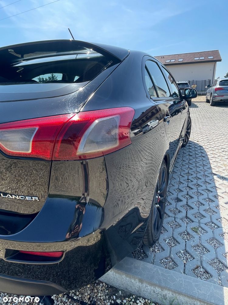 Mitsubishi Lancer - 1