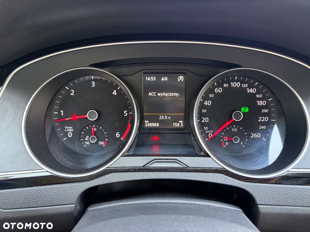 Volkswagen Passat Variant 2.0 TDI SCR DSG BlueMotion Comfortline - 12
