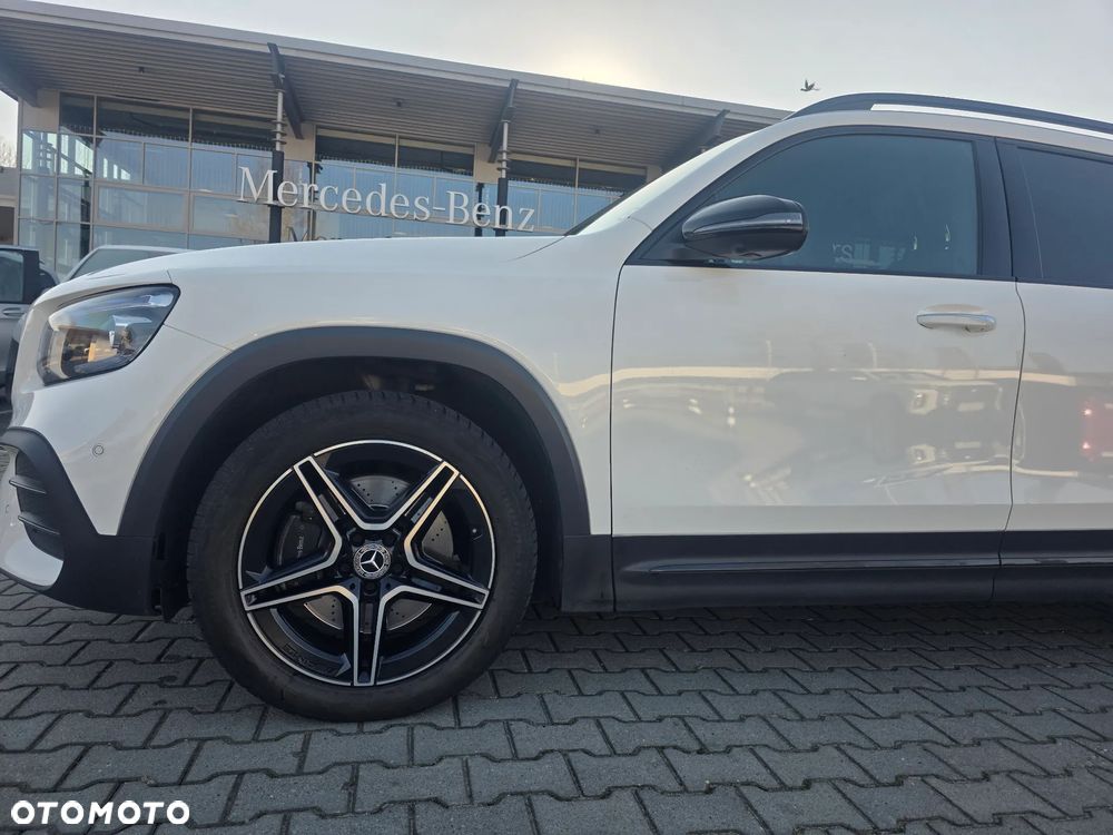 Mercedes-Benz GLB 250 4-Matic 8G-DCT - 3