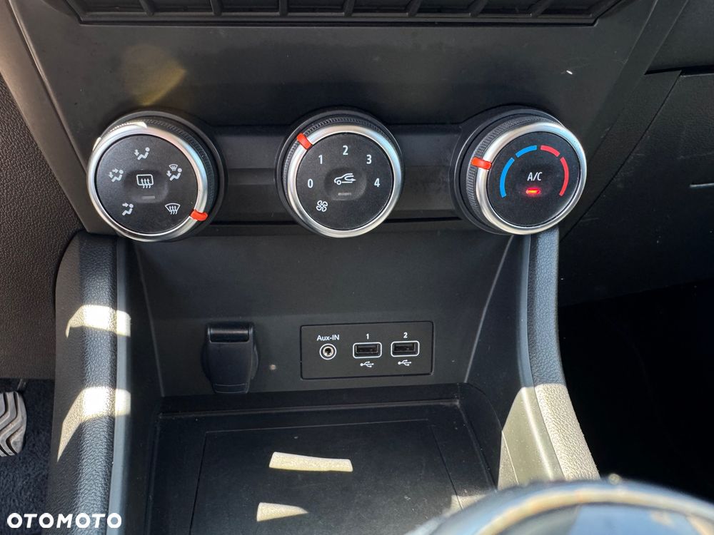 Renault Captur - 16