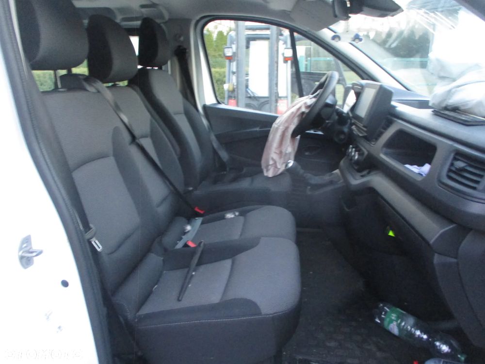 Renault Trafic 2.0 dCi - 13
