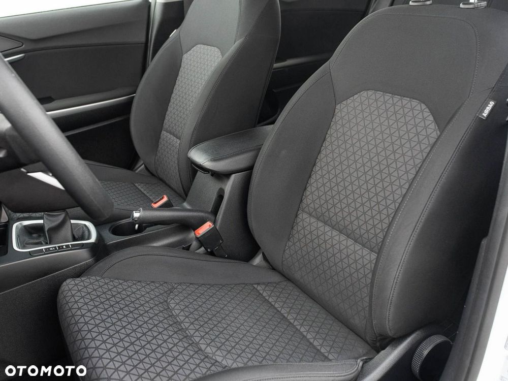 Kia Ceed - 13