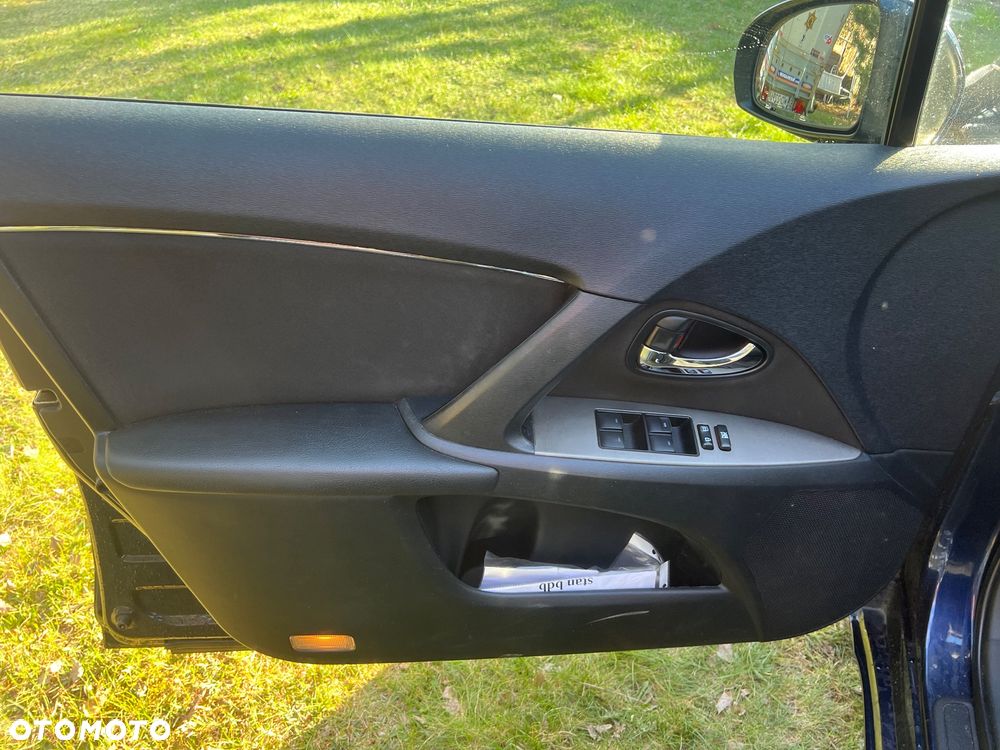 Toyota Avensis 2.0 D-4D Sol+NAVI - 11