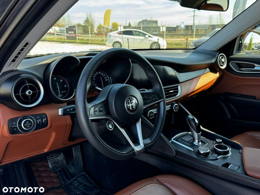 Alfa Romeo Giulia 2.2 D Turbo - 10