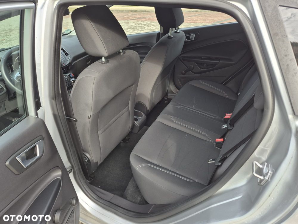 Ford Fiesta 1.0 Champions Edition - 16