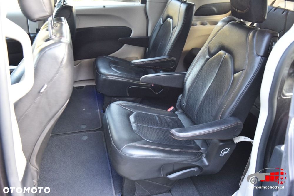 Chrysler Pacifica - 19