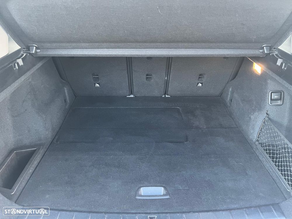 BMW X1 16 d sDrive Auto Line Sport - 52