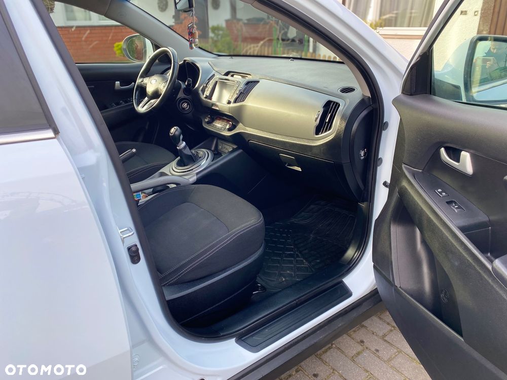 Kia Sportage 1.7 CRDI 2WD Dream-Team Edition - 9