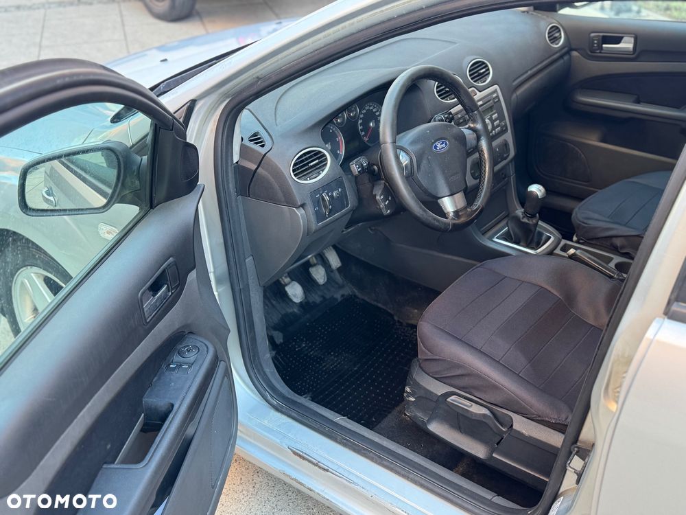 Ford Focus - 8