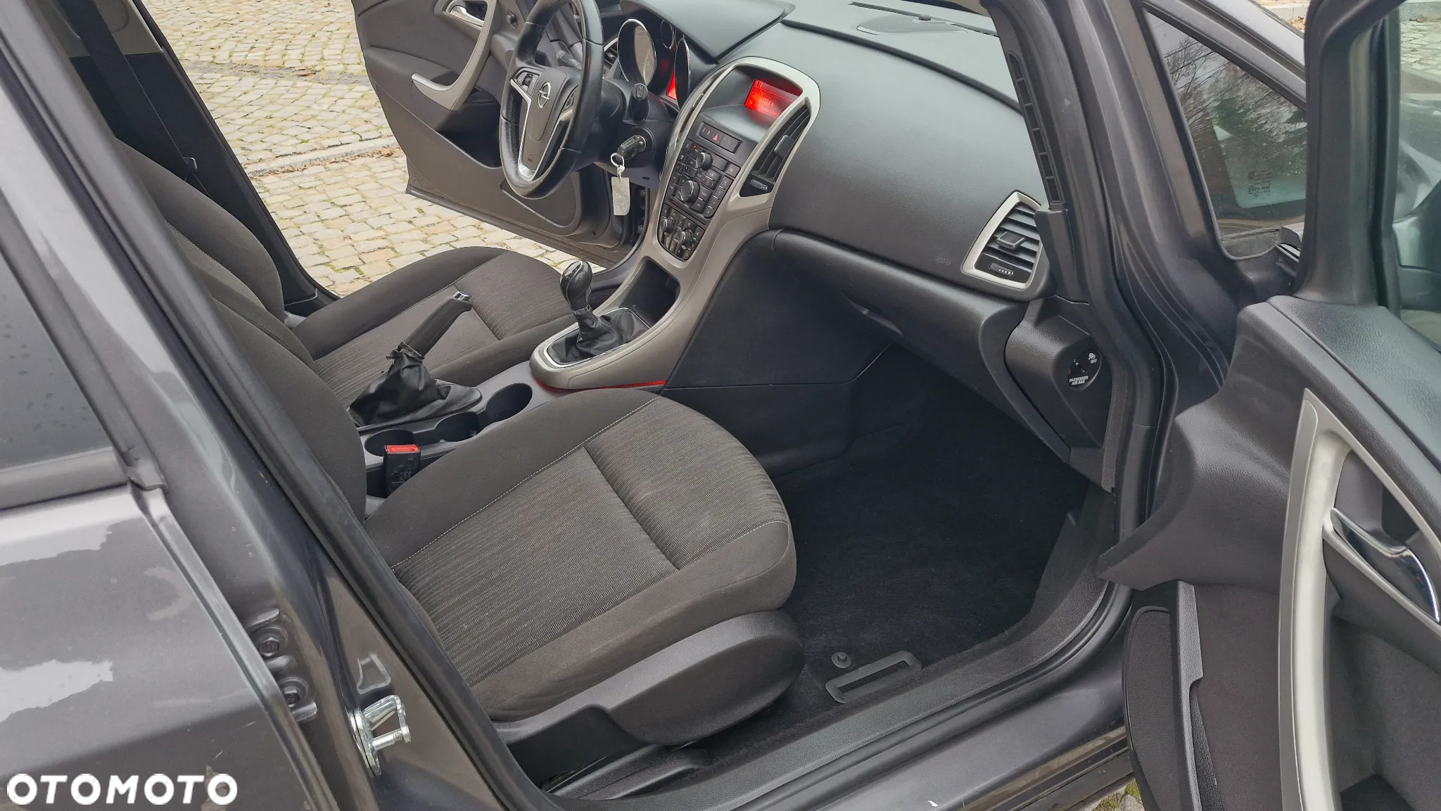 Opel Astra GTC 1.4 Turbo - 14
