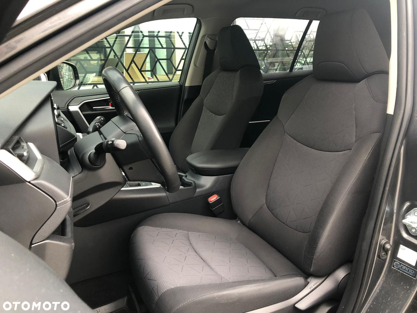Toyota RAV4 - 6