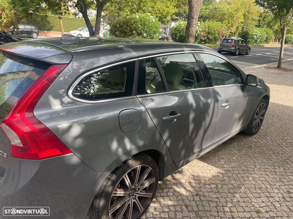 Volvo V60 2.0 D3 Summum Geartronic - 6