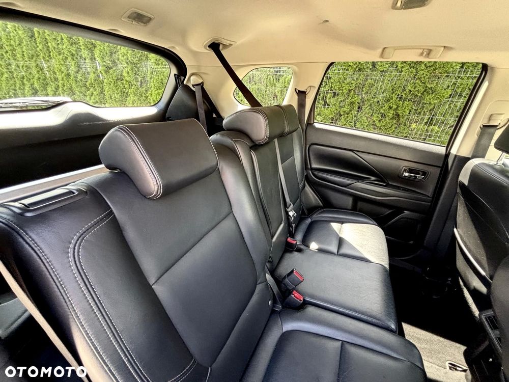 Mitsubishi Outlander 2.0 Intense + Navi 4WD CVT - 20