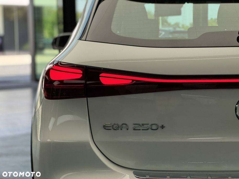 Mercedes-Benz EQA 250+ 70.5kWh Progressive - 39