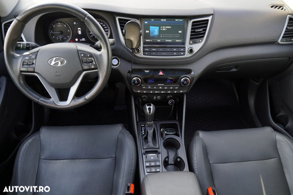 Hyundai Tucson 2.0 CRDI 4WD 6AT Luxury Pack+ - 16