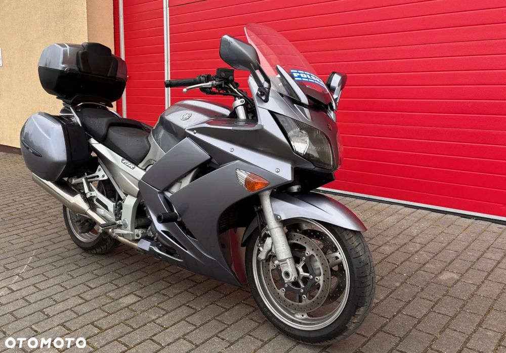 Yamaha FJR - 8