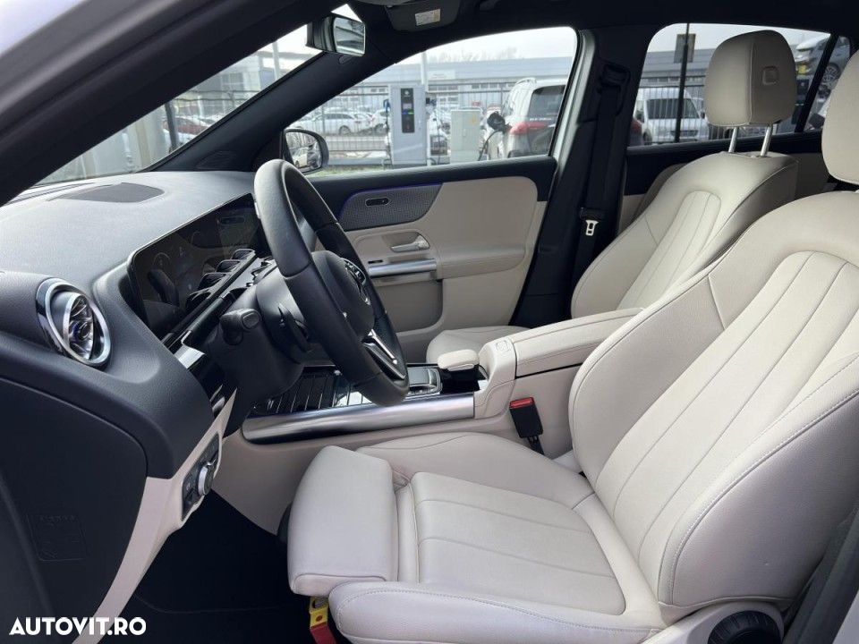 Mercedes-Benz GLA - 14