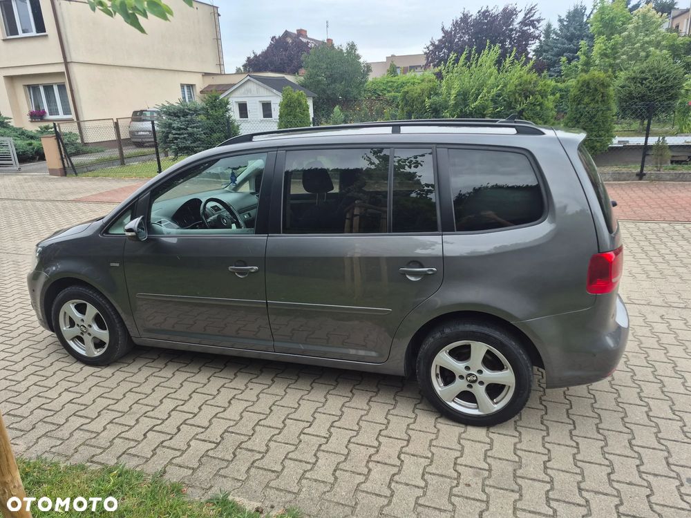 Volkswagen Touran 2.0 TDI DPF MATCH - 12