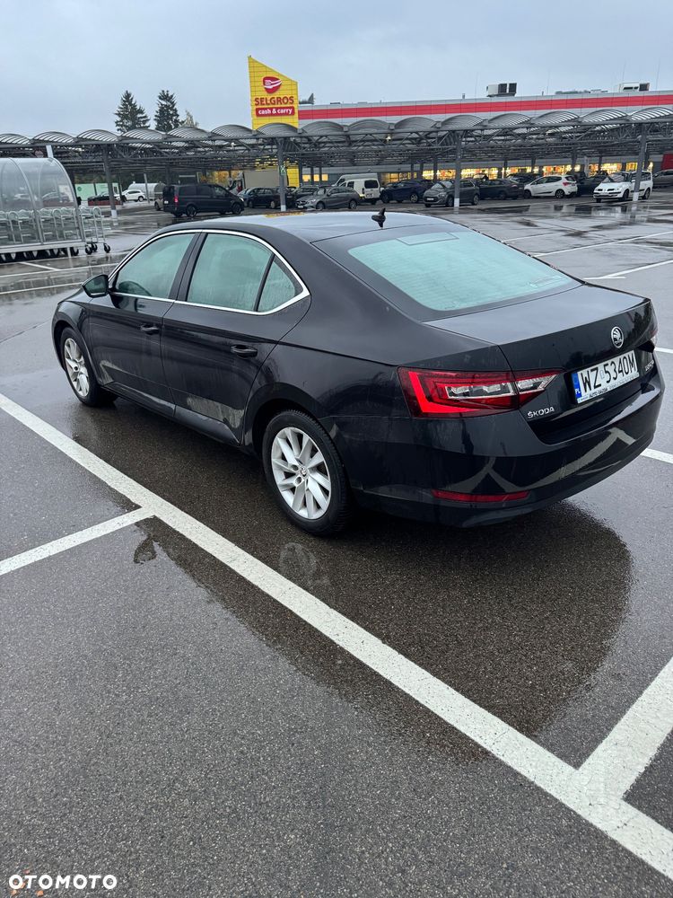 Skoda Superb 2017 photo 3