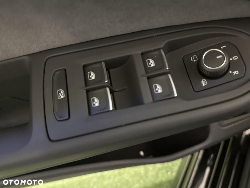 Volkswagen Golf - 12