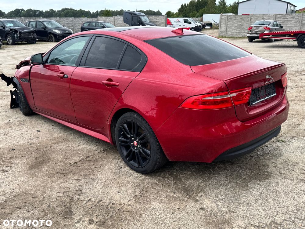 Jaguar XE 20t R-Sport - 5