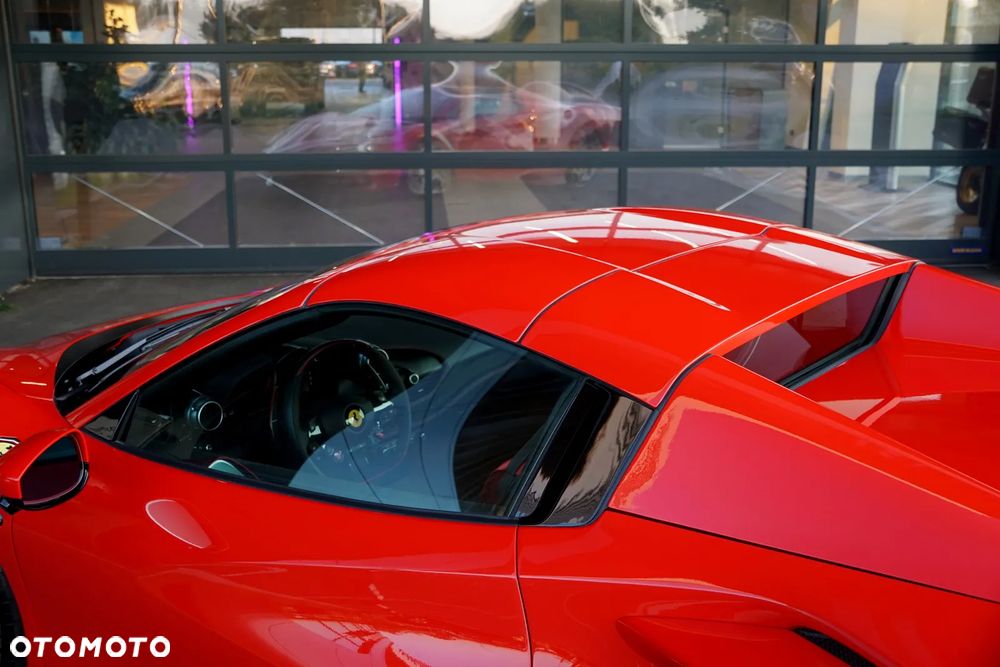 Ferrari F8 Spider - 19