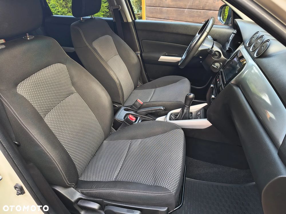 Suzuki Vitara 1.6 Premium 2WD - 16