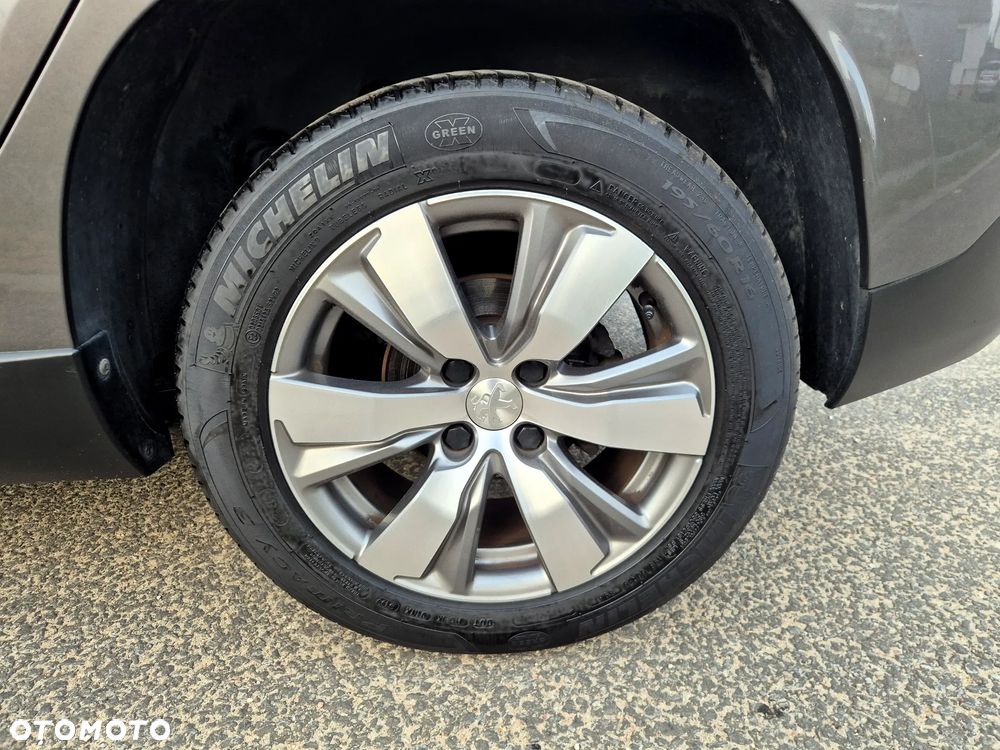 Peugeot 2008 PureTech 82 Style - 20