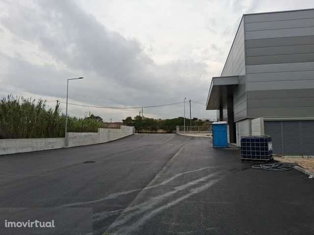 Lojas na zona comercial do Montijo - Grande imagem: 5/12