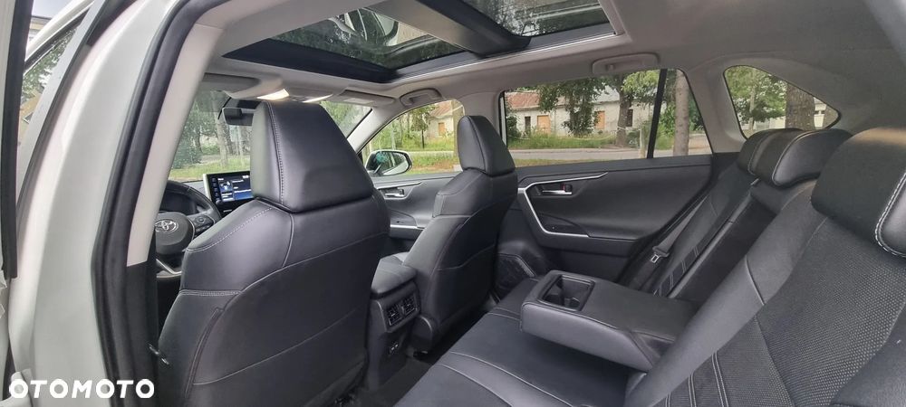 Toyota RAV4 - 6
