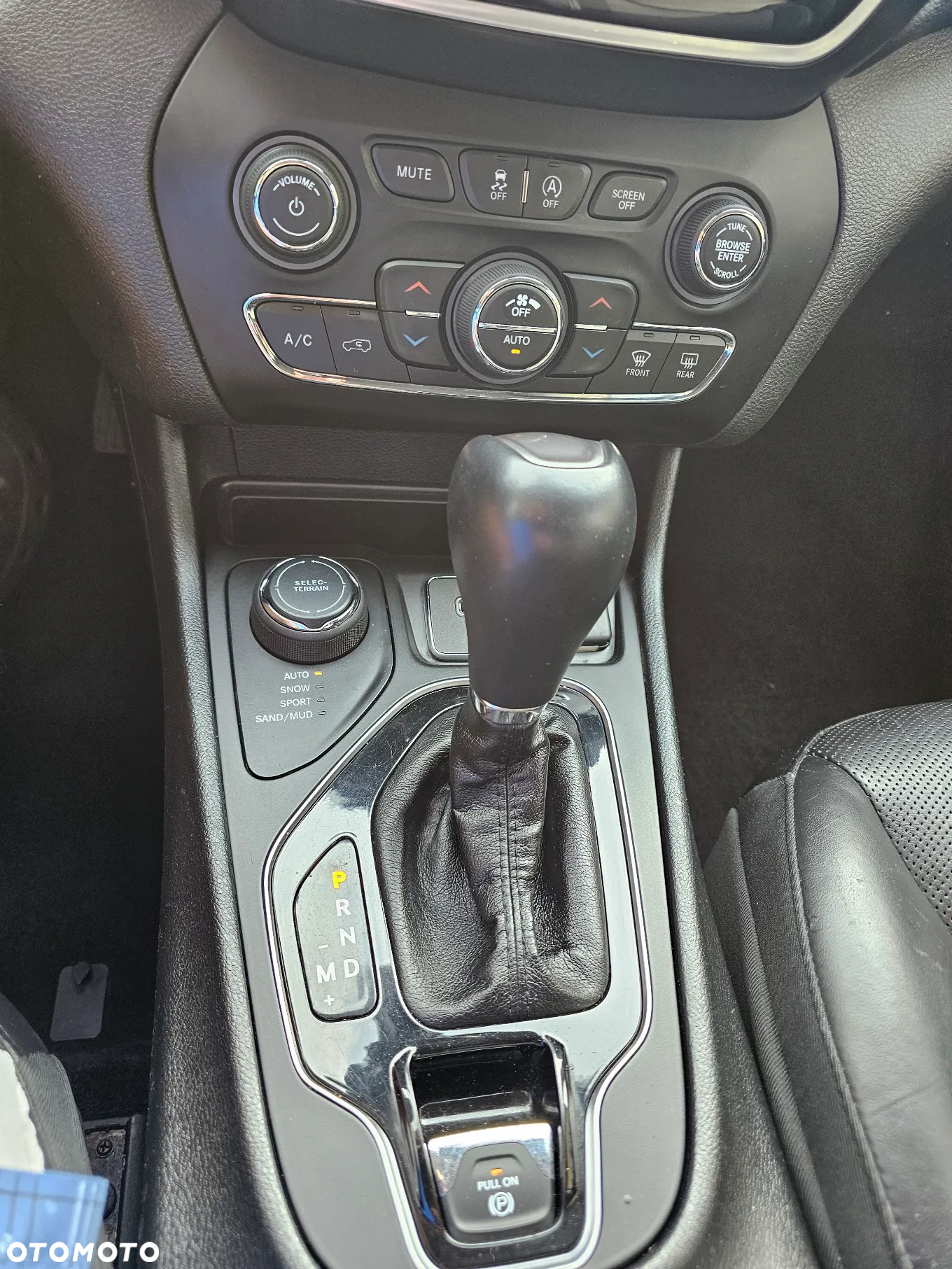Jeep Cherokee 2.0 GME Active Drive I Limited - 12
