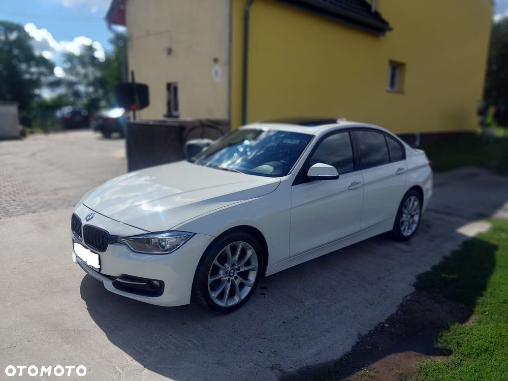 BMW Seria 3 328i Sport Line - 9