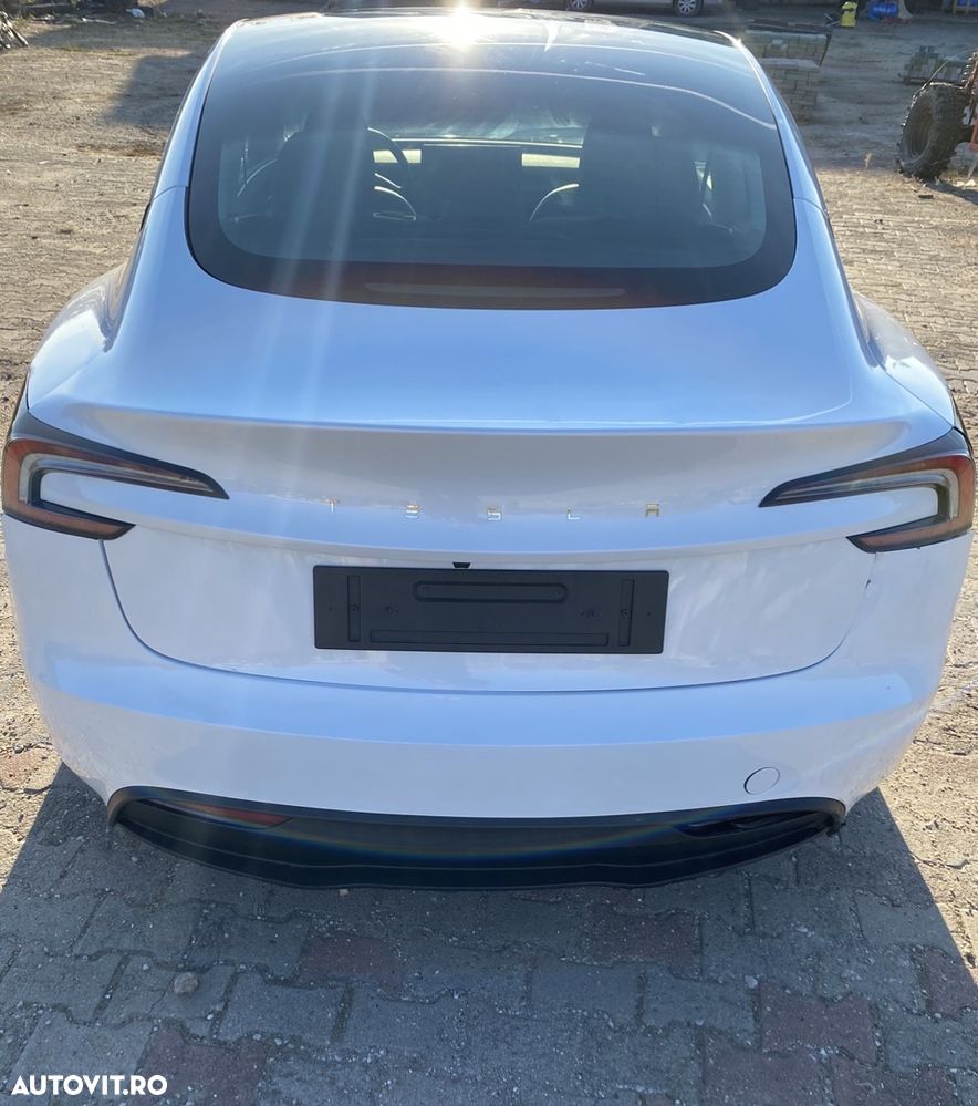 Tesla Model 3 RWD - 11