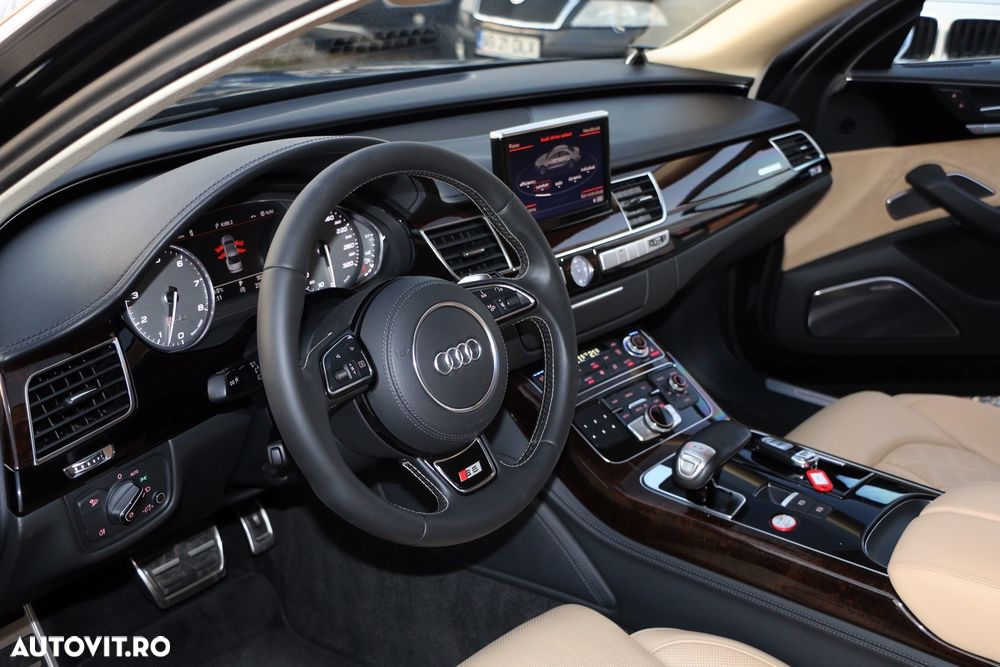 Audi S8 Standard - 24