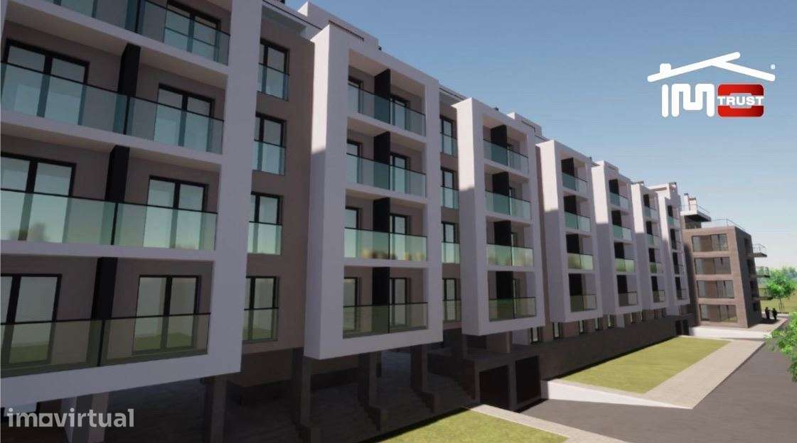 Apartamento T3 com Parqueamento e Varanda com churrasqueira