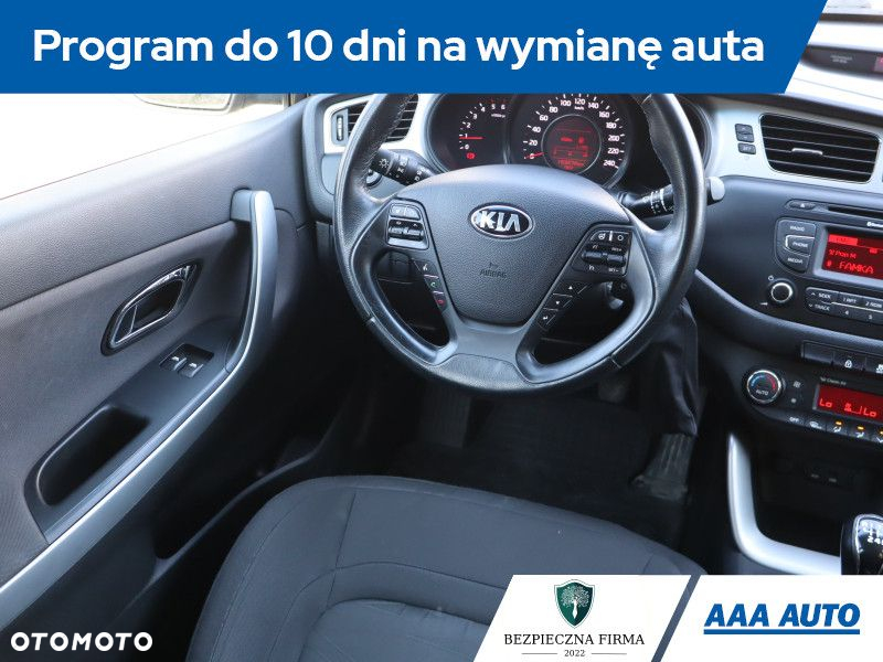 Kia Ceed - 8