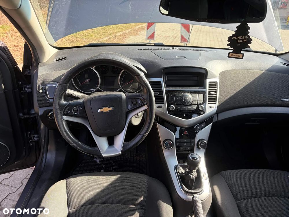 Chevrolet Cruze - 16