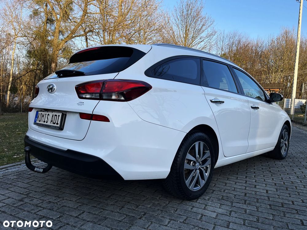 Hyundai i30 blue Kombi 1.6 CRDi Passion - 8