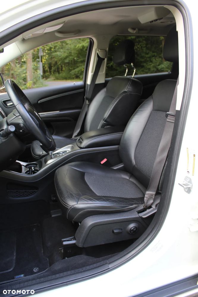 Dodge Journey - 12