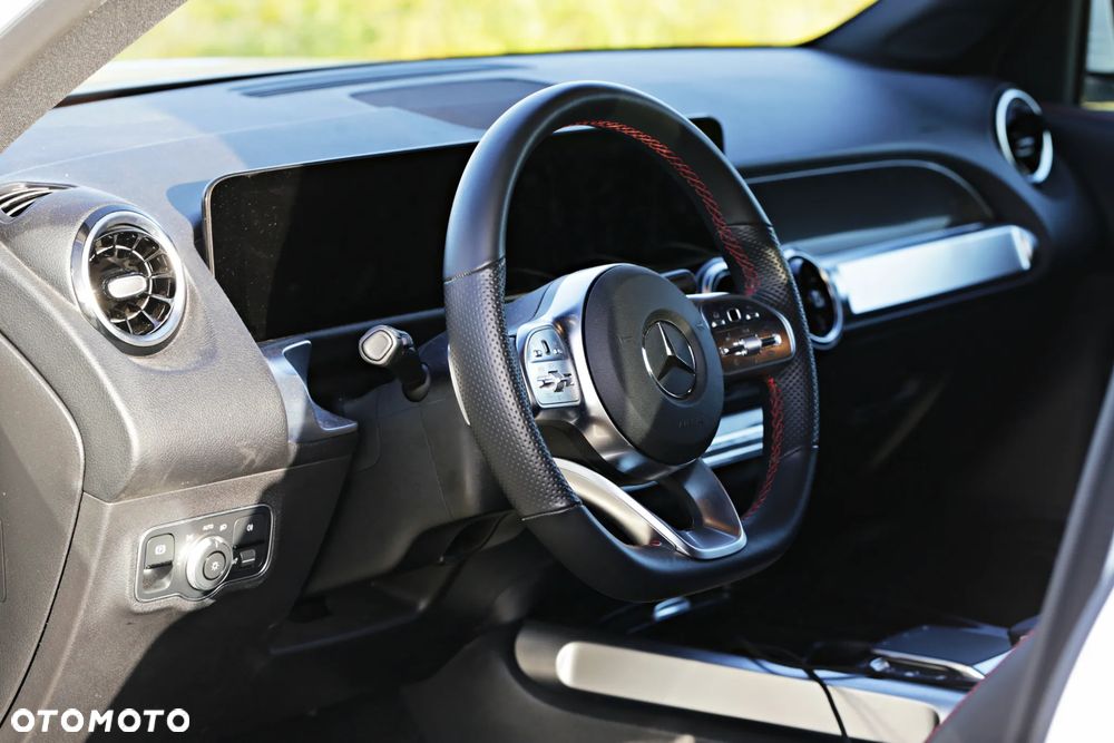 Mercedes-Benz GLB 200 4-Matic AMG Line 8G-DCT - 20