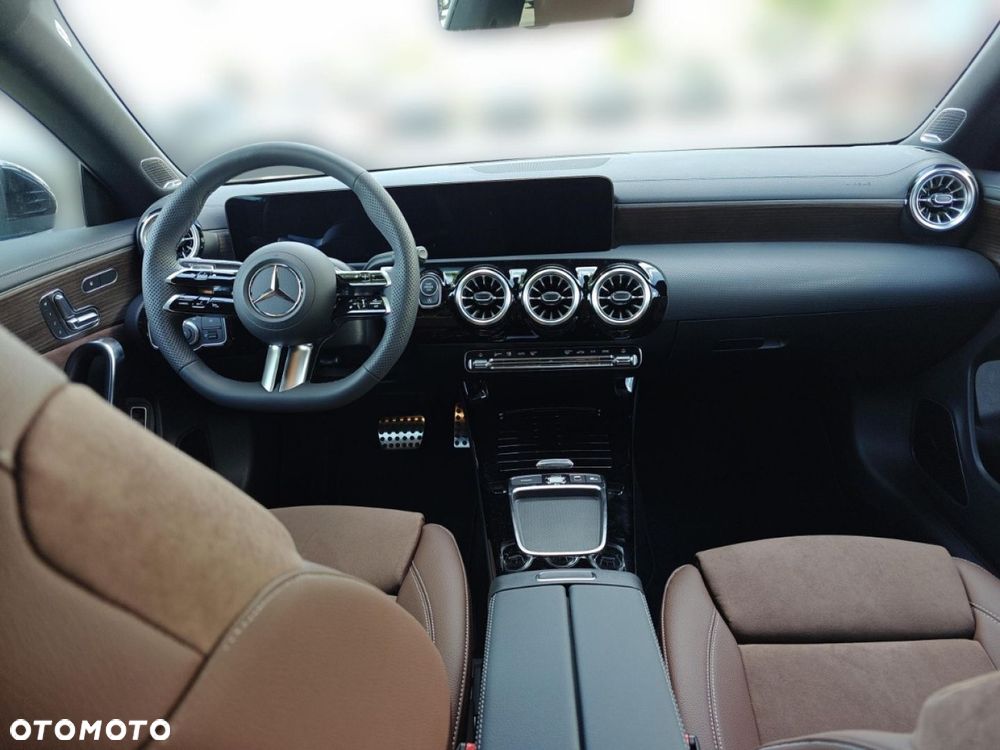 Mercedes-Benz CLA - 14