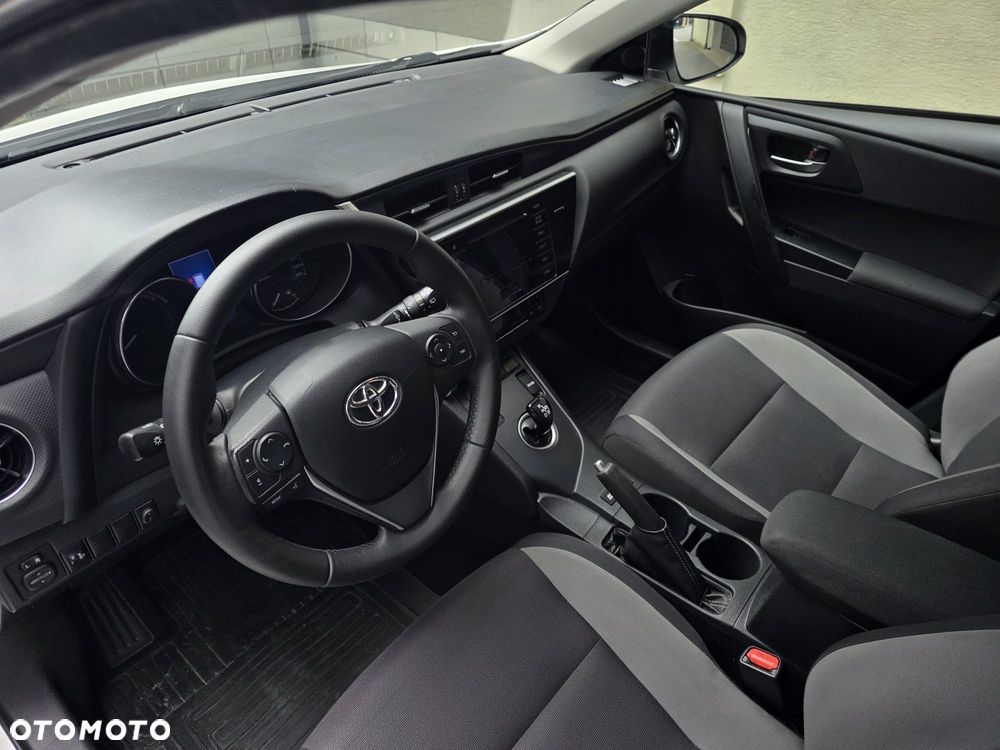 Toyota Auris - 17