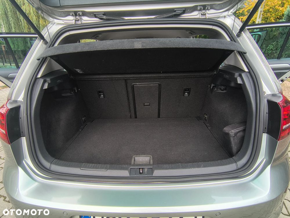 Volkswagen Golf - 10