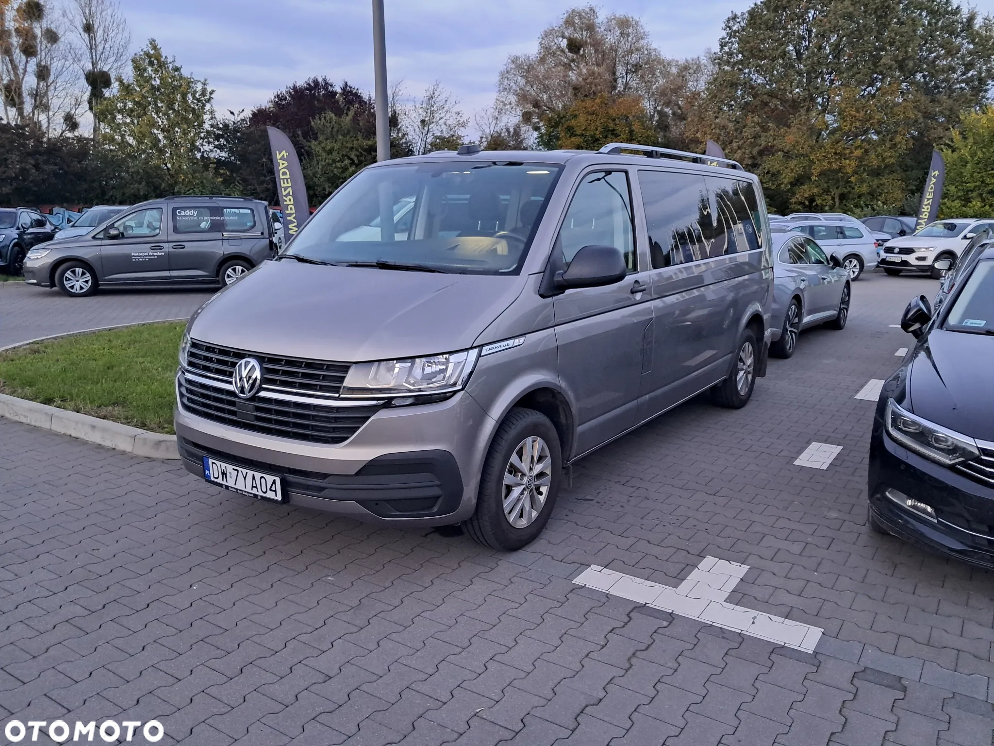 Volkswagen Caravelle - 2