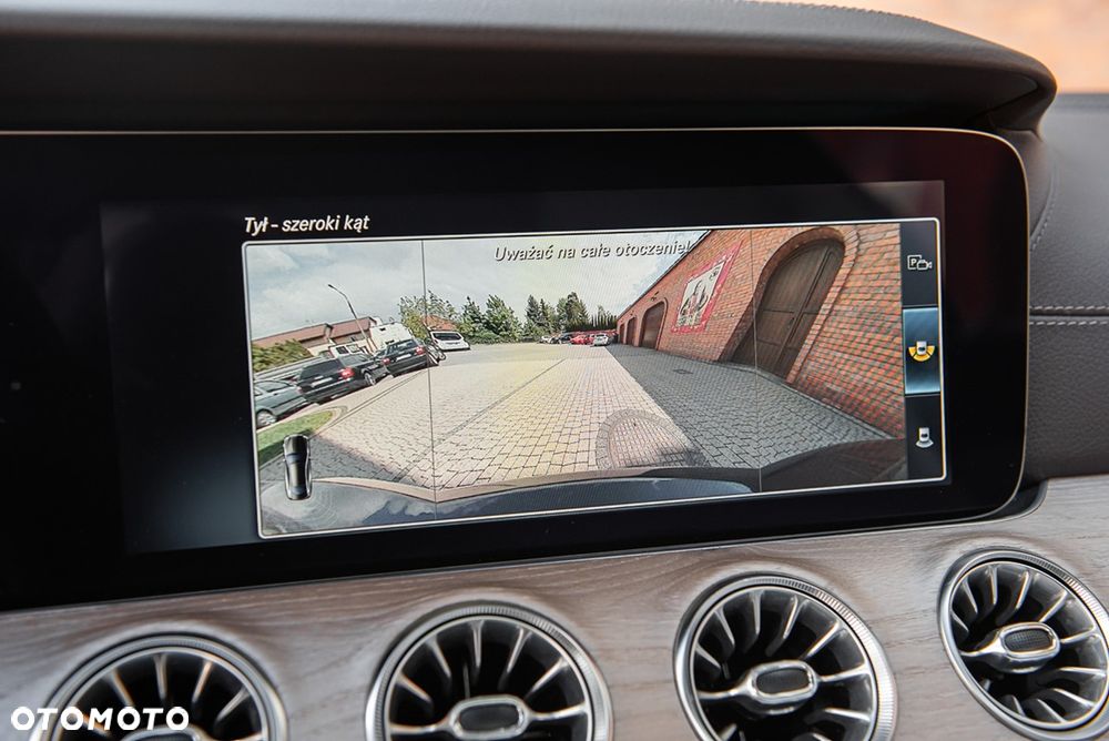 Mercedes-Benz Klasa E 300 9G-TRONIC AMG Line - 29