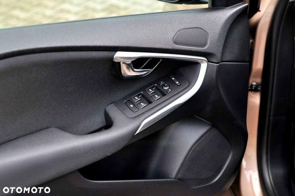 Volvo V40 D2 Momentum - 5