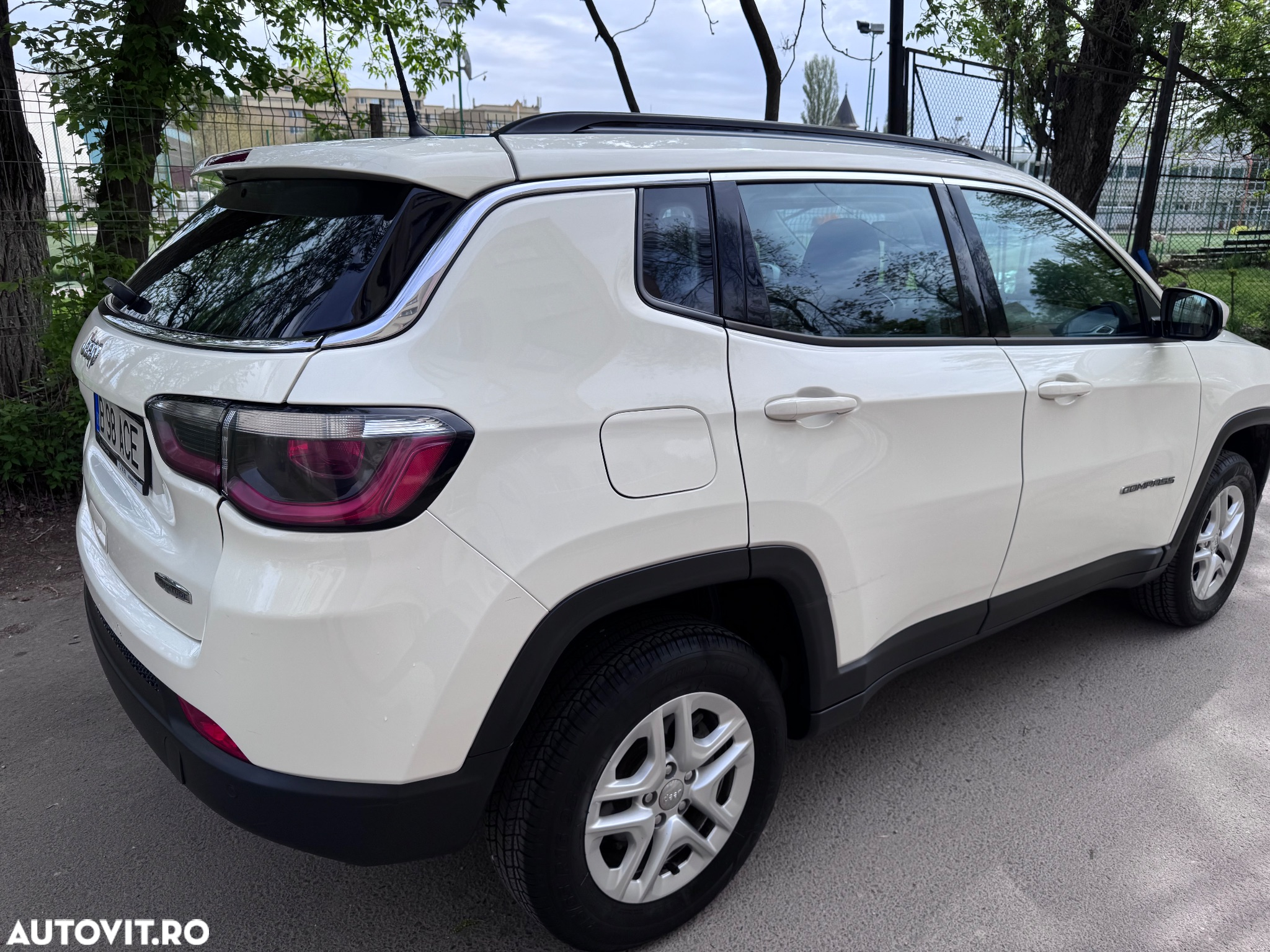 Jeep Compass 2.0 M-Jet 4x4 AT Longitude - 3